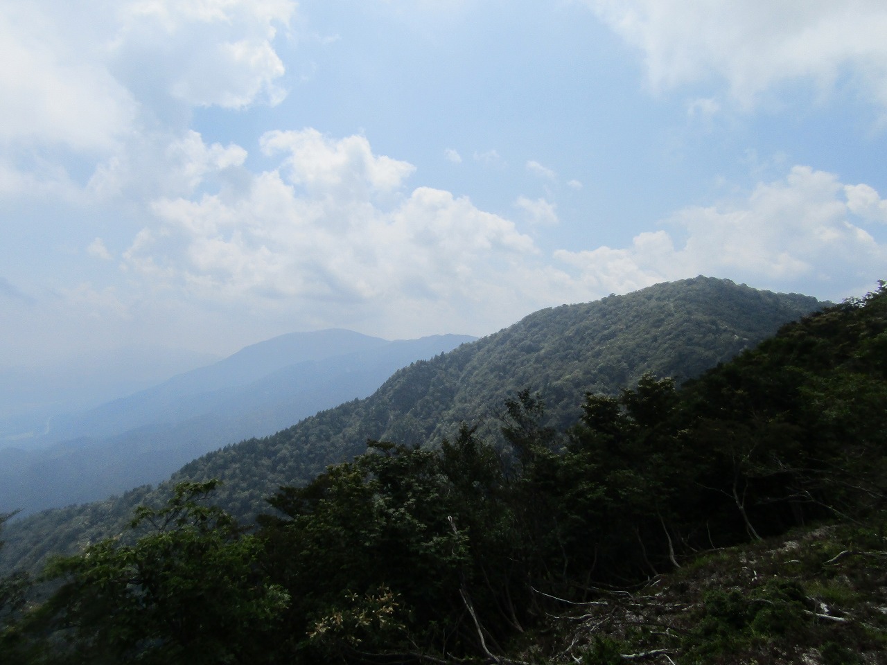 ヤケオ山近くから釈迦岳