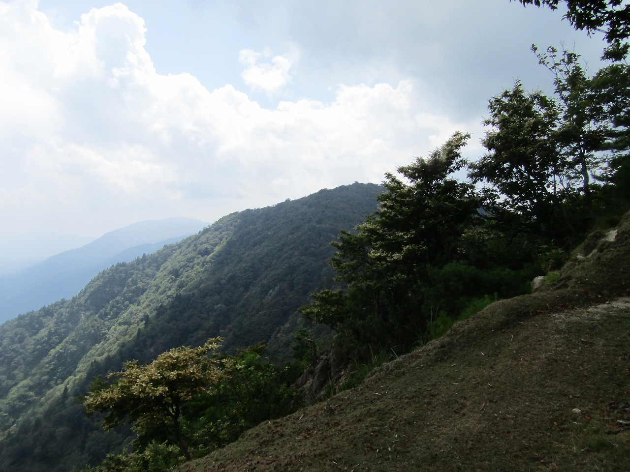 ヤケオ山から釈迦岳方面