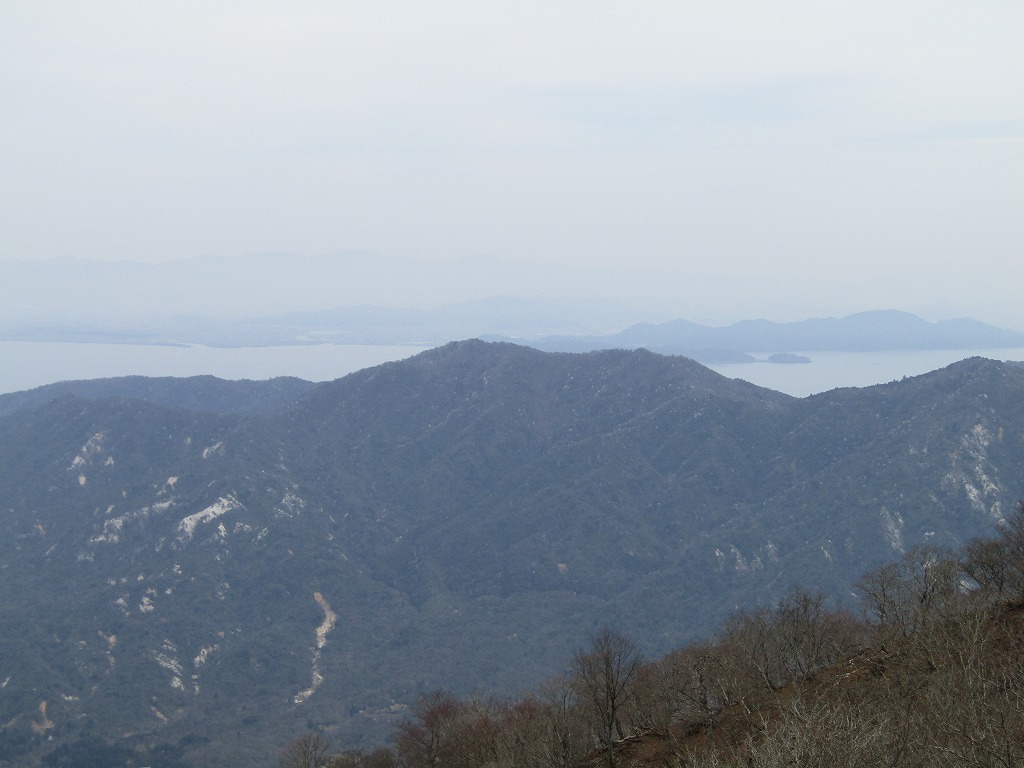 蛇谷ヶ峰山頂からヤケオ山方面