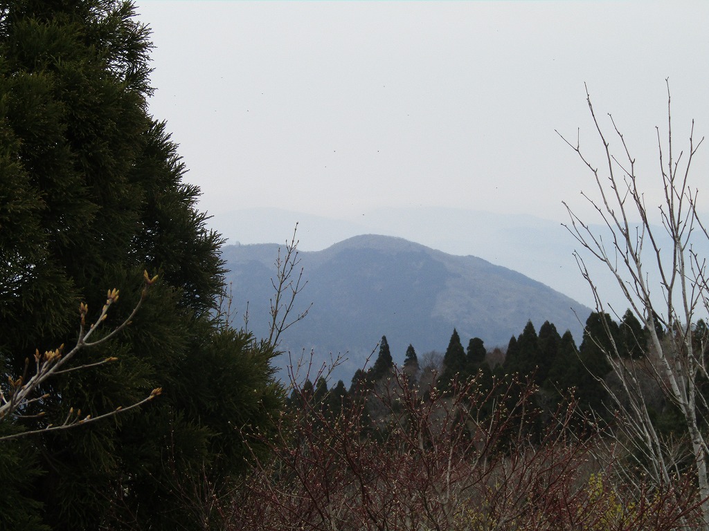 前山展望台から蛇谷ヶ峰望遠